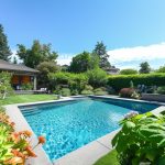 Aménagement paysager autour d une piscine